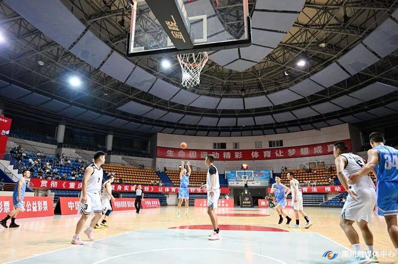 开云体育-篮球场外新闻不断，话题热度爆表的简单介绍