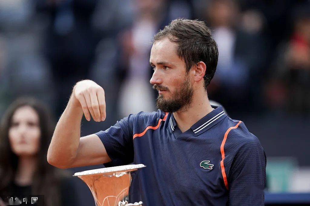 温网轻取ATP总决赛，梅德韦杰夫点燃赛场