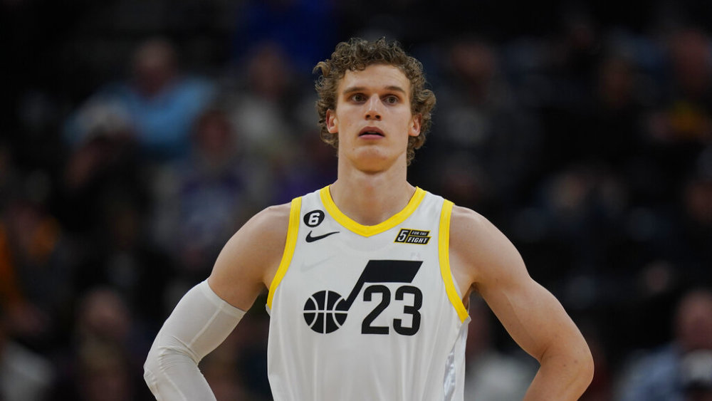 爵士大胜步行者，实力全面升级